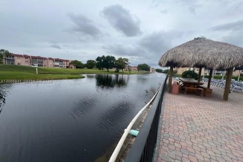 Condo in Sunrise, Florida, 1 bedroom  № 2170764 - photo 19