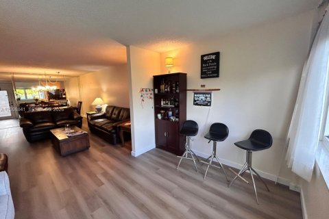 Condo in Sunrise, Florida, 1 bedroom  № 2170764 - photo 4
