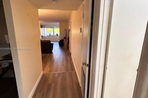 Condo in Sunrise, Florida, 1 bedroom  № 2170764 - photo 14