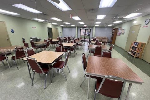 Condo in Sunrise, Florida, 1 bedroom  № 2170764 - photo 26