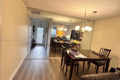Condo in Sunrise, Florida, 1 bedroom  № 2170764 - photo 13