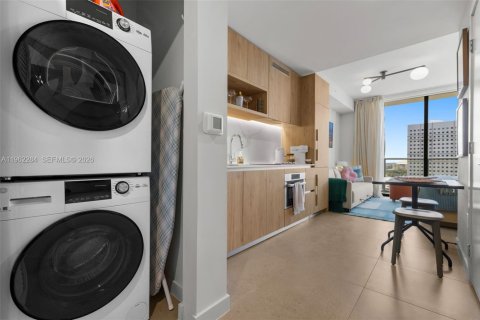 Condo in Miami, Florida № 2080919 - photo 11