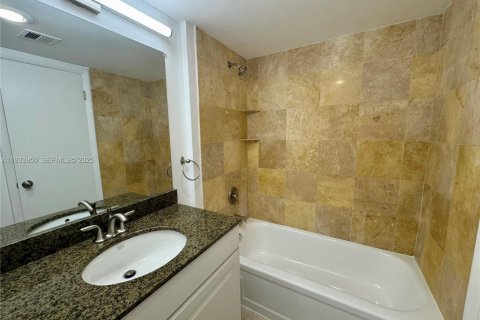 Condominio en alquiler en Aventura, Florida, 2 dormitorios, 113.34 m2 № 2059905 - foto 11