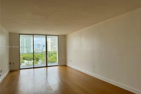 Condominio en alquiler en Aventura, Florida, 2 dormitorios, 113.34 m2 № 2059905 - foto 3