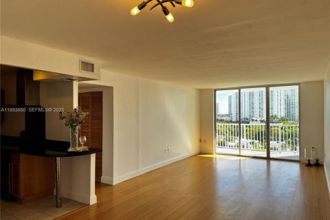 Condominio en alquiler en Aventura, Florida, 2 dormitorios, 113.34 m2 № 2059905 - foto 2
