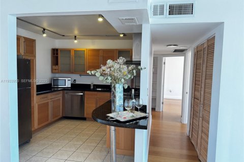 Condominio en Aventura, Florida, 2 dormitorios  № 2059905