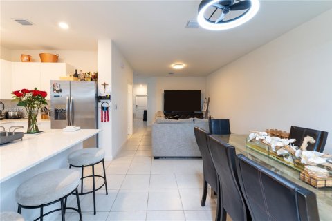 Adosado en venta en Homestead, Florida, 3 dormitorios, 169.73 m2 № 1951956 - foto 15