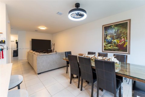 Adosado en venta en Homestead, Florida, 3 dormitorios, 169.73 m2 № 1951956 - foto 12