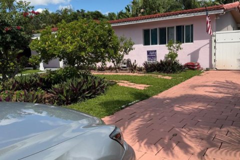 Villa ou maison à Pompano Beach, Floride 3 chambres, 168.15 m2 № 2398081