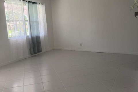Villa ou maison à louer à Pompano Beach, Floride: 3 chambres, 168.15 m2 № 2398081 - photo 8