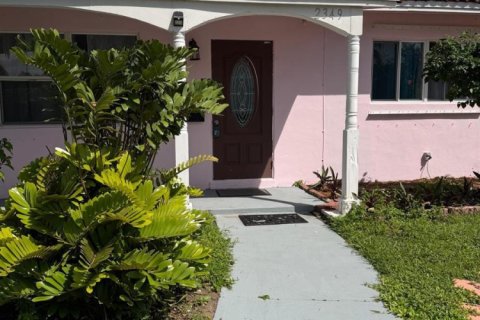 Villa ou maison à louer à Pompano Beach, Floride: 3 chambres, 168.15 m2 № 2398081 - photo 3