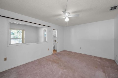 Condo in Saint Petersburg, Florida, 2 bedrooms  № 2151556 - photo 19