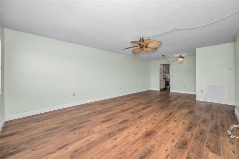 Condo in Saint Petersburg, Florida, 2 bedrooms № 2151556 - photo 5