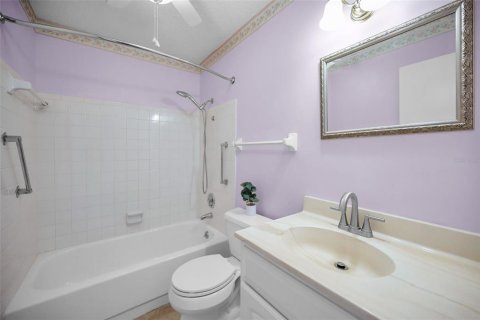 Condo in Saint Petersburg, Florida, 2 bedrooms № 2151556 - photo 24