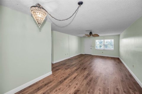 Condo in Saint Petersburg, Florida, 2 bedrooms № 2151556 - photo 7