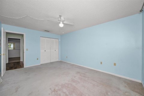 Condo in Saint Petersburg, Florida, 2 bedrooms № 2151556 - photo 23