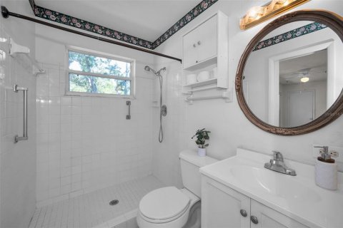 Condo in Saint Petersburg, Florida, 2 bedrooms № 2151556 - photo 21
