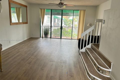 Townhouse in Sunrise, Florida 4 bedrooms, 168.34 sq.m. № 1785825 - photo 11