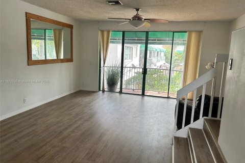 Townhouse in Sunrise, Florida 4 bedrooms, 168.34 sq.m. № 1785825 - photo 10