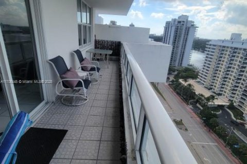 Condominio en venta en Miami Beach, Florida, 2 dormitorios, 86.4 m2 № 1868146 - foto 8