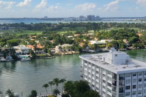 Condominio en venta en Miami Beach, Florida, 2 dormitorios, 86.4 m2 № 1868146 - foto 4