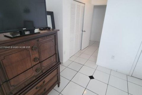 Condominio en venta en Miami Beach, Florida, 2 dormitorios, 86.4 m2 № 1868146 - foto 20