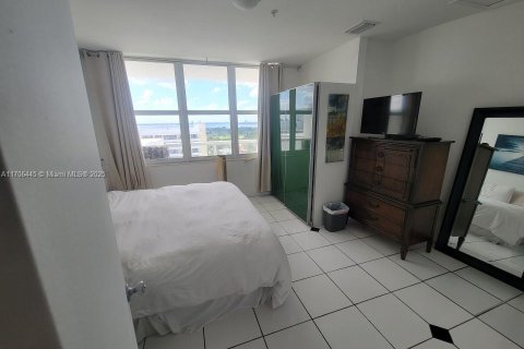 Condominio en venta en Miami Beach, Florida, 2 dormitorios, 86.4 m2 № 1868146 - foto 25