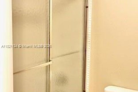 Купить кондоминиум в Холливуд, Флорида 2 спальни, 111.67м2, № 1957949 - фото 24