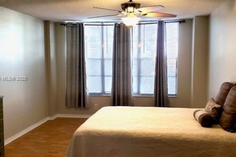 Купить кондоминиум в Холливуд, Флорида 2 спальни, 111.67м2, № 1957949 - фото 7