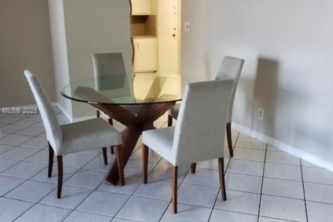 Купить кондоминиум в Холливуд, Флорида 2 спальни, 111.67м2, № 1957949 - фото 29