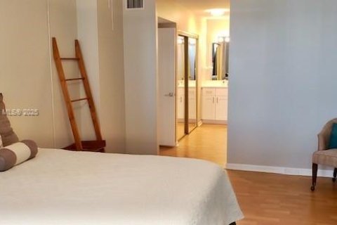 Купить кондоминиум в Холливуд, Флорида 2 спальни, 111.67м2, № 1957949 - фото 6