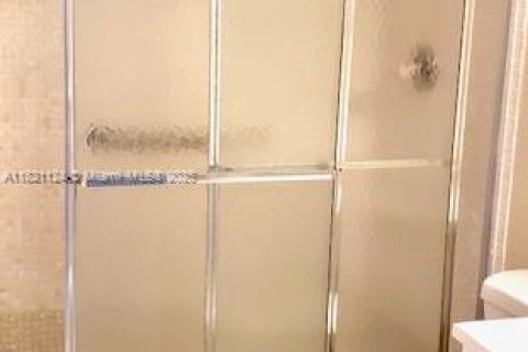 Купить кондоминиум в Холливуд, Флорида 2 спальни, 111.67м2, № 1957949 - фото 2