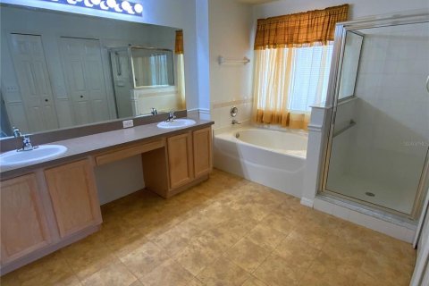 House in Land O' Lakes, Florida 6 bedrooms, 273.32 sq.m. № 1810750 - photo 14