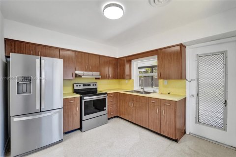 Casa en venta en Hollywood, Florida, 3 dormitorios, 140.93 m2 № 2031762 - foto 16