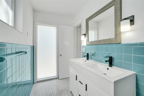 Casa en venta en Hollywood, Florida, 3 dormitorios, 140.93 m2 № 2031762 - foto 24