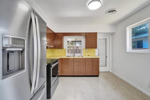 Casa en venta en Hollywood, Florida, 3 dormitorios, 140.93 m2 № 2031762 - foto 18