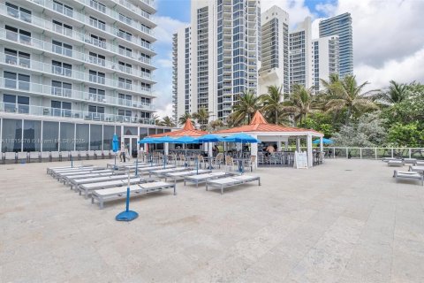 Condominio en venta en Sunny Isles Beach, Florida, 1 dormitorio, 33.44 m2 № 1770321 - foto 17