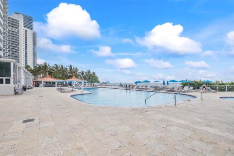 Condominio en venta en Sunny Isles Beach, Florida, 1 dormitorio, 33.44 m2 № 1770321 - foto 14