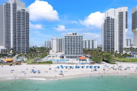 Condominio en venta en Sunny Isles Beach, Florida, 1 dormitorio, 33.44 m2 № 1770321 - foto 21