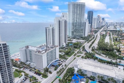 Condominio en venta en Sunny Isles Beach, Florida, 1 dormitorio, 33.44 m2 № 1770321 - foto 25