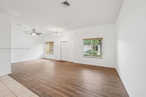 Townhouse in Homestead, Florida 3 bedrooms, 176.98 sq.m. № 1816477 - photo 10