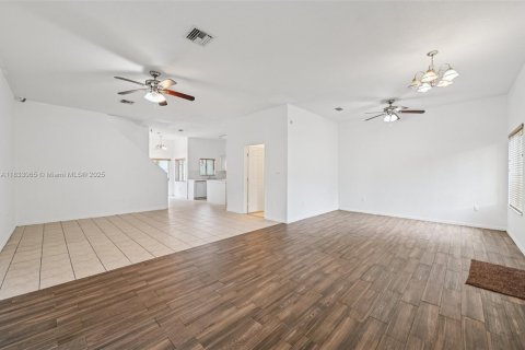 Townhouse in Homestead, Florida 3 bedrooms, 176.98 sq.m. № 1816477 - photo 4