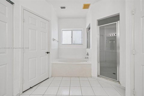 Townhouse in Homestead, Florida 3 bedrooms, 176.98 sq.m. № 1816477 - photo 25
