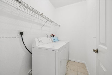 Townhouse in Homestead, Florida 3 bedrooms, 176.98 sq.m. № 1816477 - photo 28