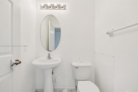 Townhouse in Homestead, Florida 3 bedrooms, 176.98 sq.m. № 1816477 - photo 14
