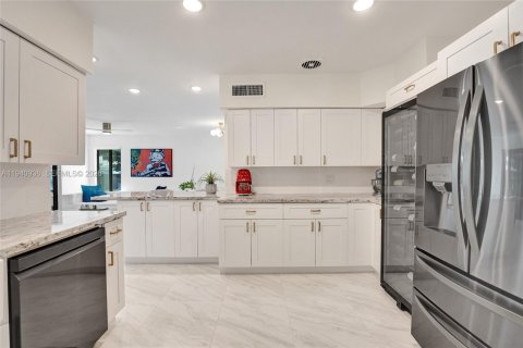 Купить виллу или дом в Холливуд, Флорида 3 спальни, 167.6м2, № 2006425 - фото 19