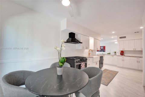 Купить виллу или дом в Холливуд, Флорида 3 спальни, 167.6м2, № 2006425 - фото 16