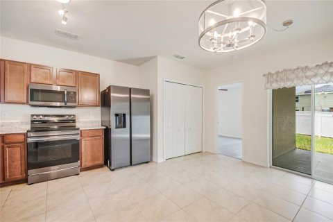 Casa en venta en Haines City, Florida, 3 dormitorios, 121.79 m2 № 2220170 - foto 6