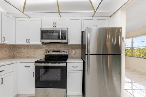 Condominio en venta en Pembroke Pines, Florida, 2 dormitorios, 108.32 m2 № 1975911 - foto 10