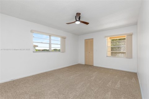 Condominio en venta en Pembroke Pines, Florida, 2 dormitorios, 108.32 m2 № 1975911 - foto 13